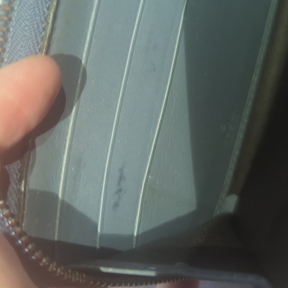 Authentic Gucci Guccissima Studded Wallet – Gunmetal Gray leather Patent - Picture 11 of 14